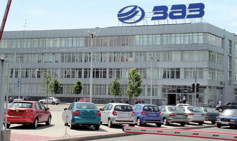 СМИ: На Украине наладили сборку автомобилей LADA